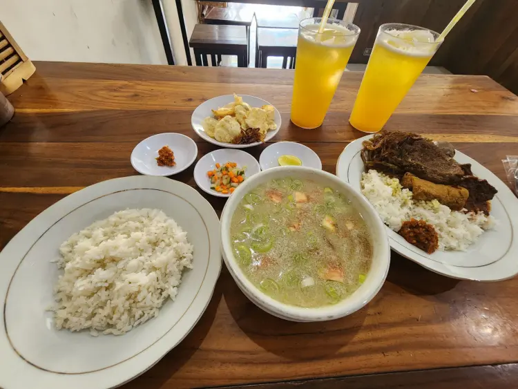 Depot Nasi Campur Pojok Tambak Bayan 9