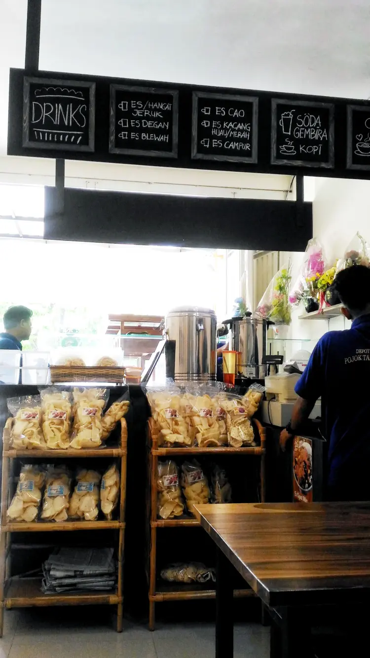 Depot Nasi Campur Pojok Tambak Bayan 5