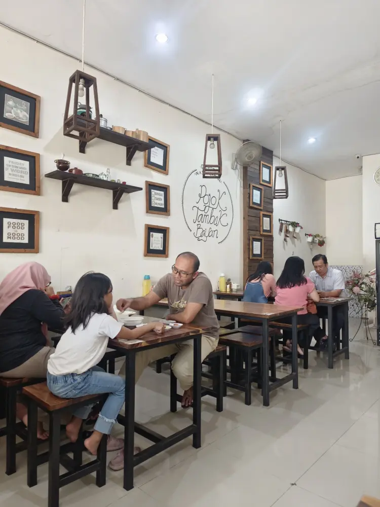 Depot Nasi Campur Pojok Tambak Bayan 8