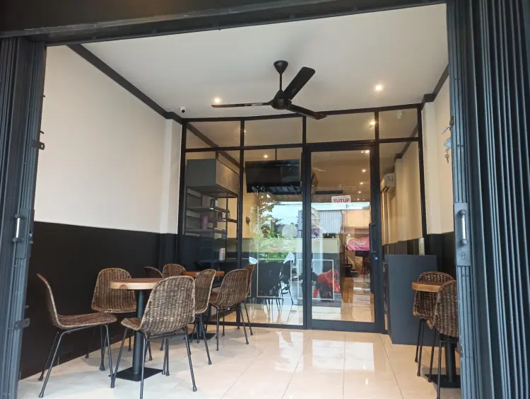 Kopi Kenangan - Ruko A. Yani Ungaran Semarang 1