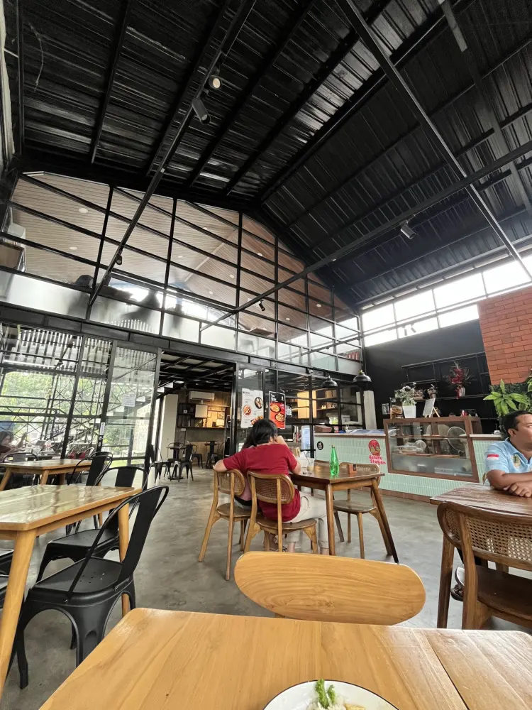 Full Space ( Coffee & Eatery ) 8