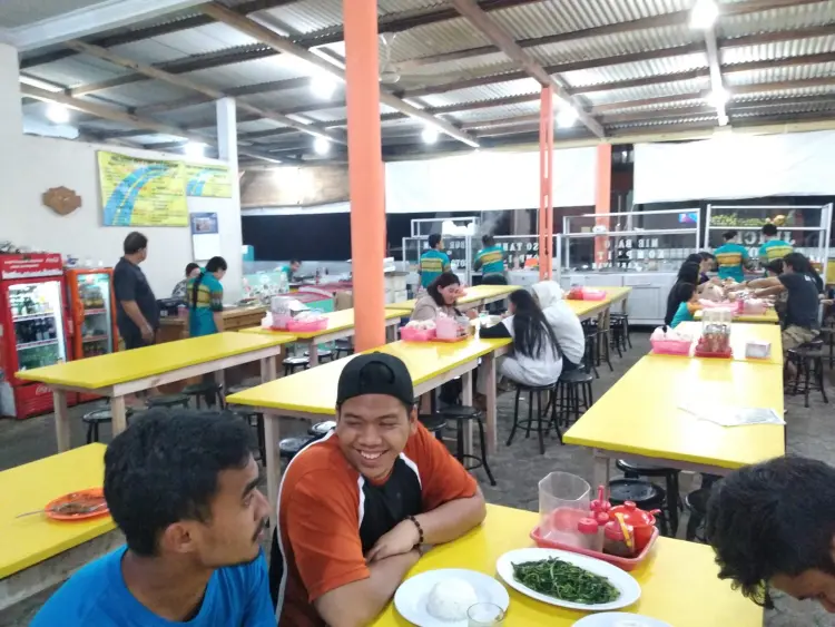 Rumah Makan Mega Laut 10