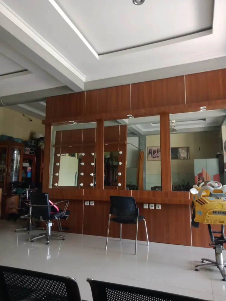 Yuli Salon & Hesti Nov MUA 1