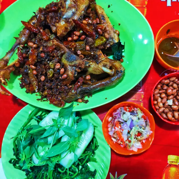Warung Ayam Betutu Spesial Mbak Timah 6