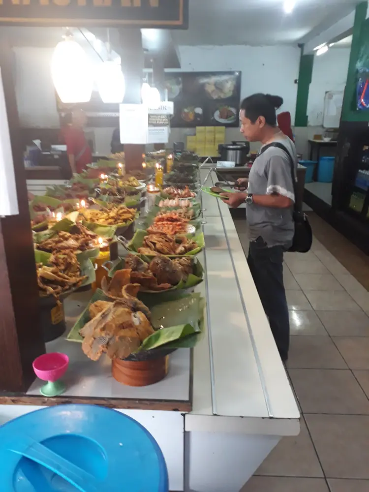 Warung Nasi Ampera 9