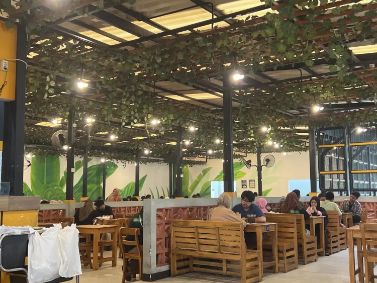 Mie Gacoan Jakarta - Radin Inten 8