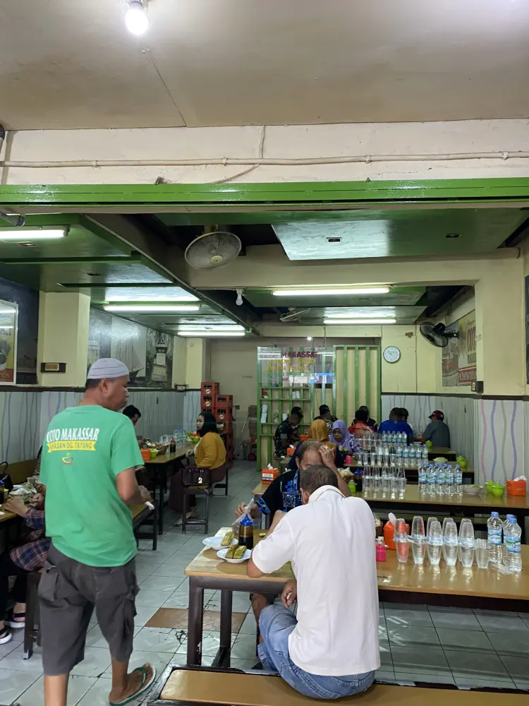 Modal 15rb, warung legend Makassar ini Mantap-nya bikin nangis! (tapi nangis kepanasan juga 😭)