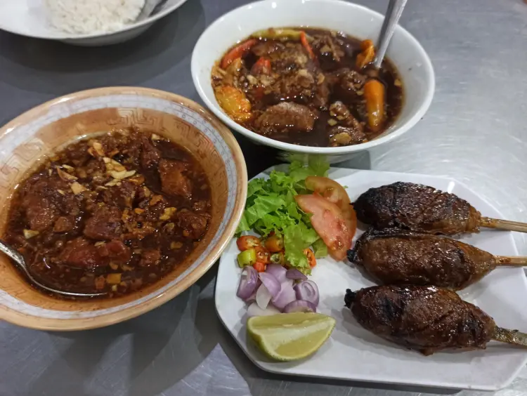 WM Kelengan Sate Babi 9