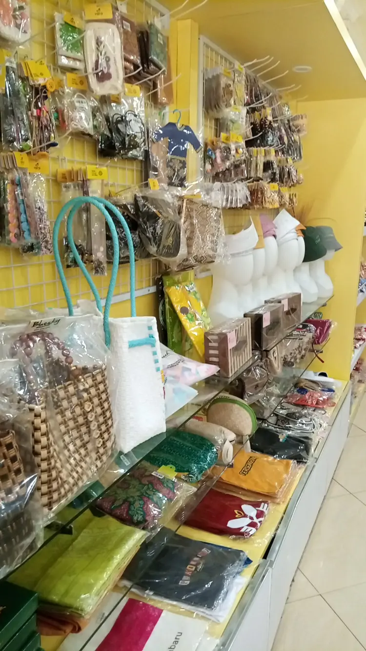 Viera Oleh-Oleh Jalan Riau 4