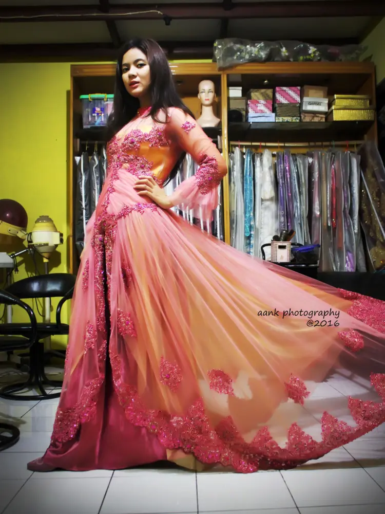 Lies Salon "Sanggar Rias Pengantin" 1