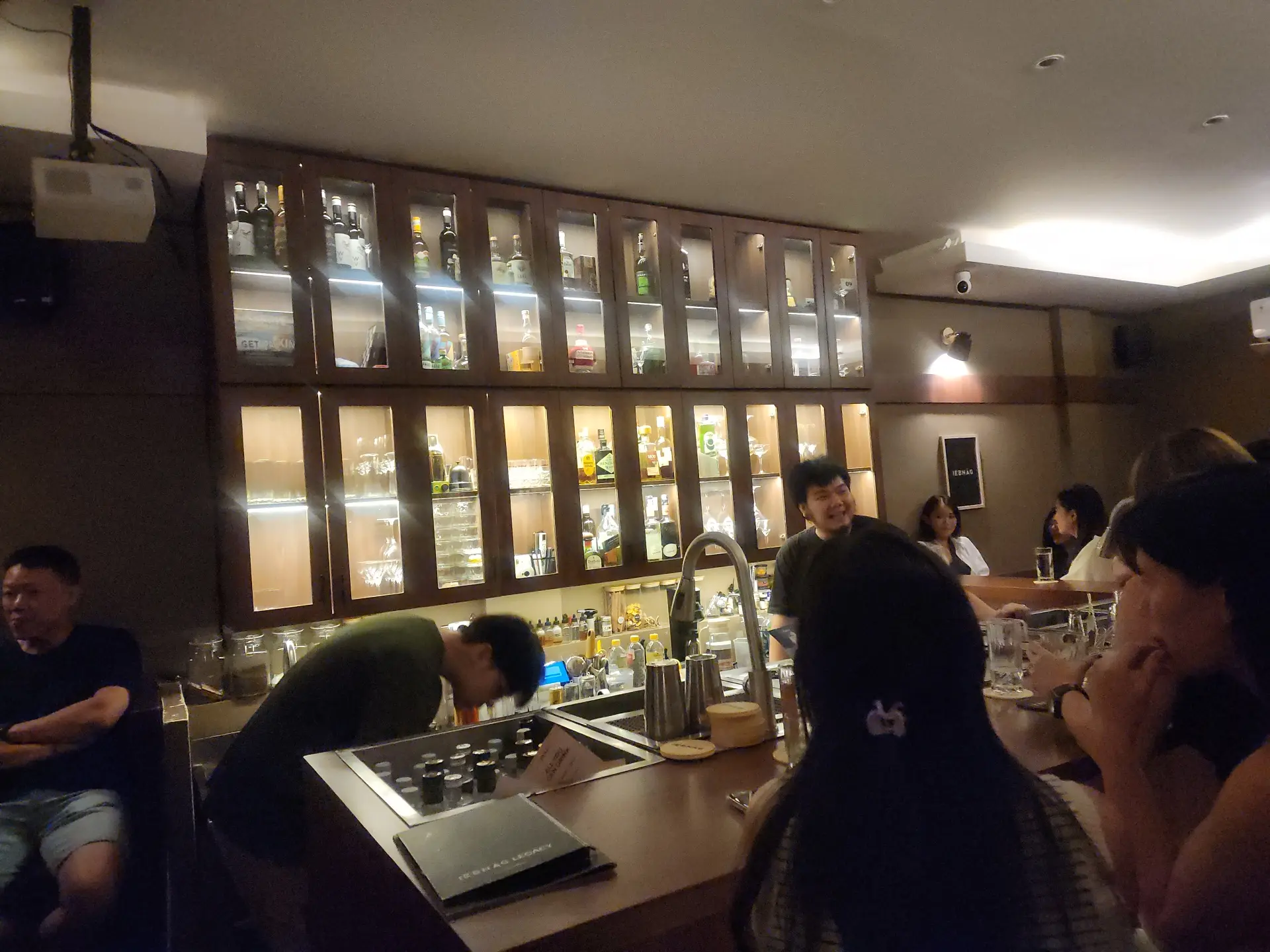 Skip the SCBD crowds! This 5-star Google spot in West Jakarta is the real Chill. 4