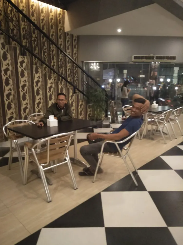 Milo Family Karaoke 5