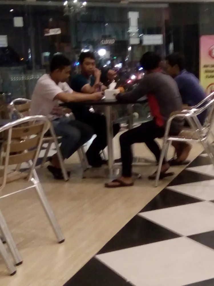 Milo Family Karaoke 4