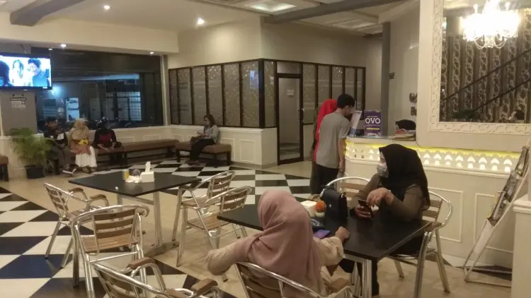 Milo Family Karaoke 7