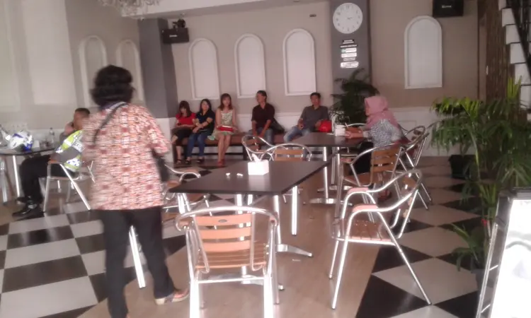 Milo Family Karaoke 9