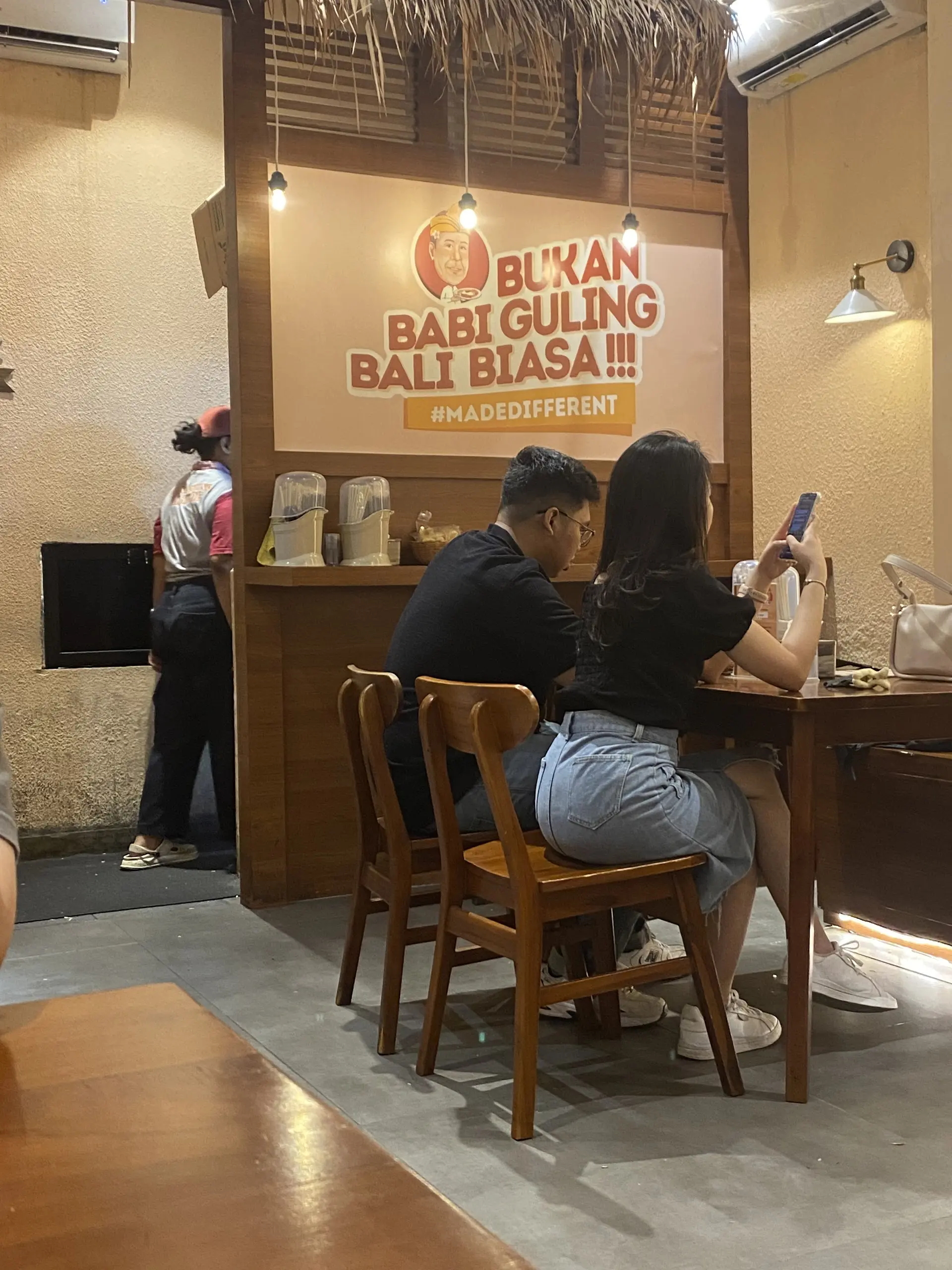 Who says you need Bali for roast pork rice? This Tangerang spot is rebelliously changing the game 3