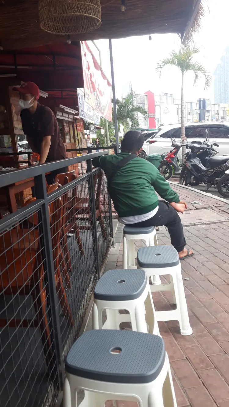 Warung Guling Pak Made 3