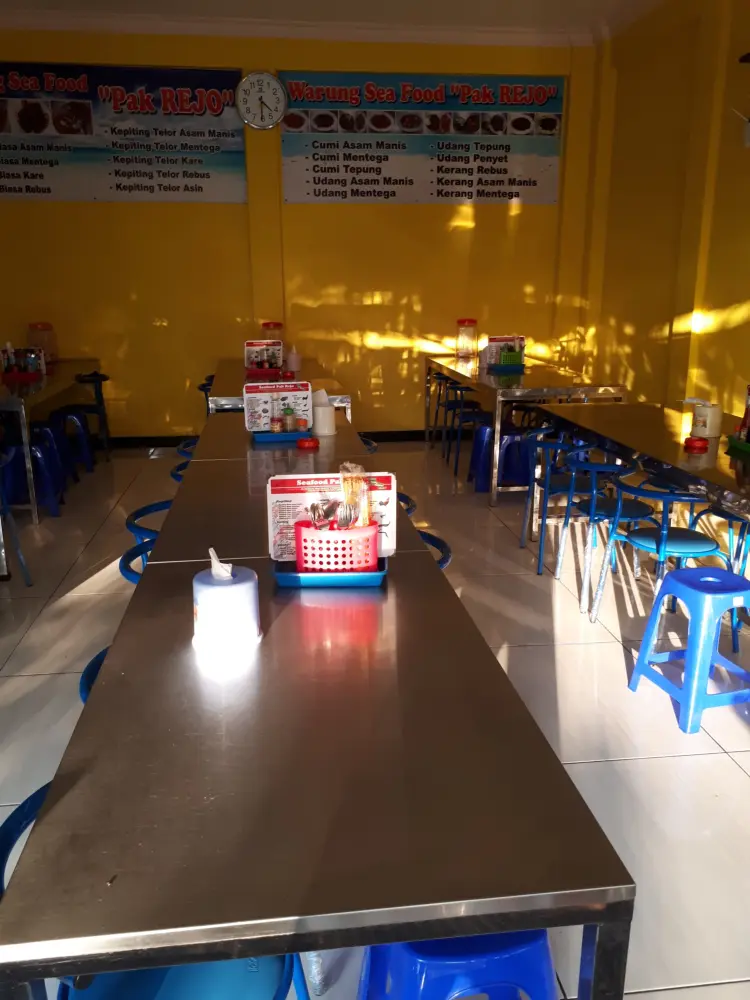 Seafood Pak Rejo Pindahan Depan Makam 1