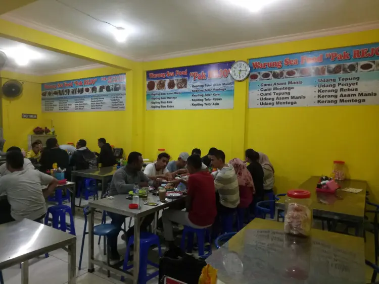 Seafood Pak Rejo Pindahan Depan Makam 4