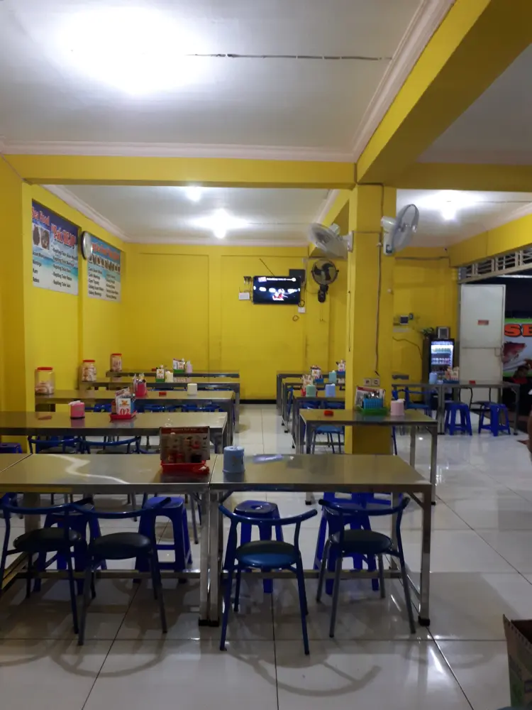 Seafood Pak Rejo Pindahan Depan Makam 2