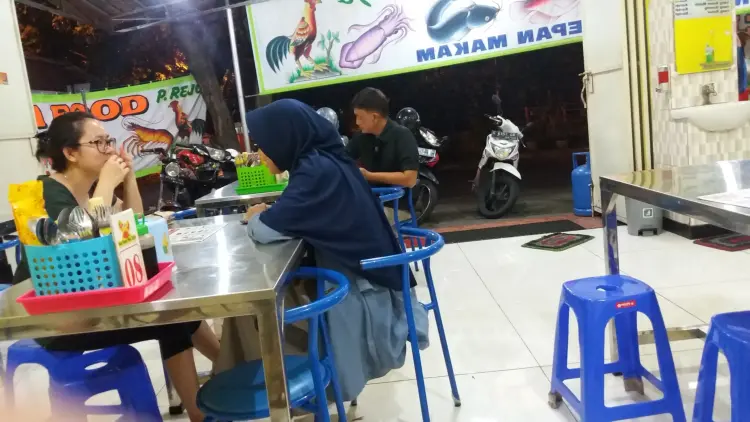 Seafood Pak Rejo Pindahan Depan Makam 8