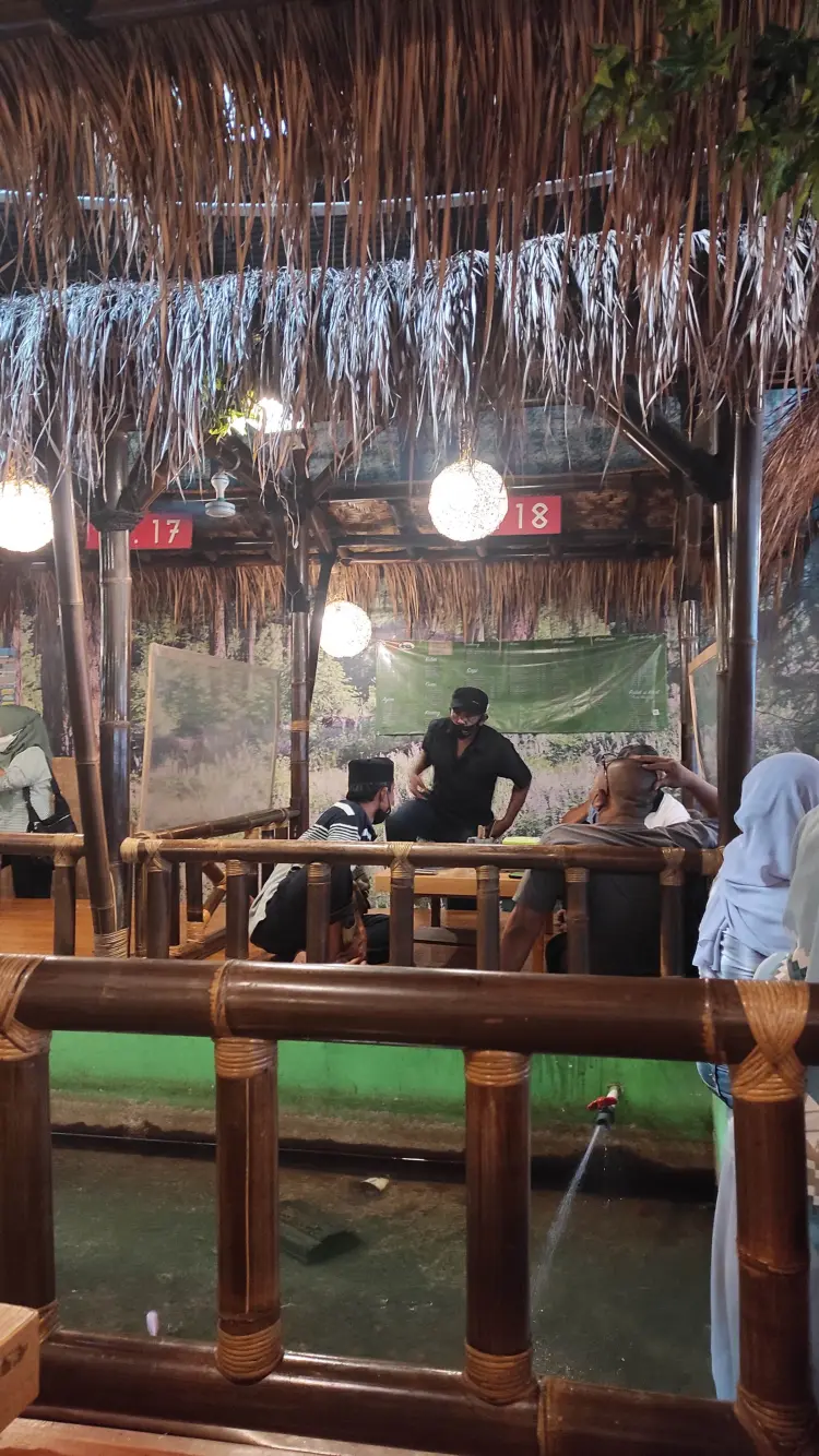 Kampung Kecil Restoran 10