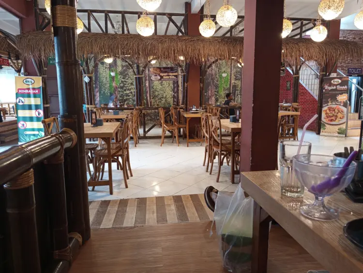 Kampung Kecil Restoran 7