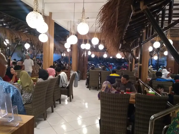 Kampung Kecil Restoran 2