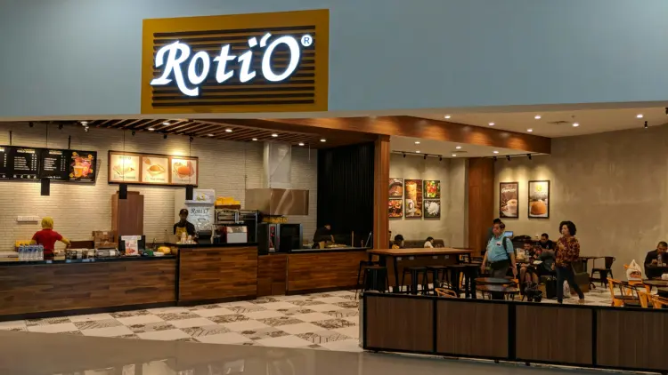 Roti'O Ahmad Yani Airport 1