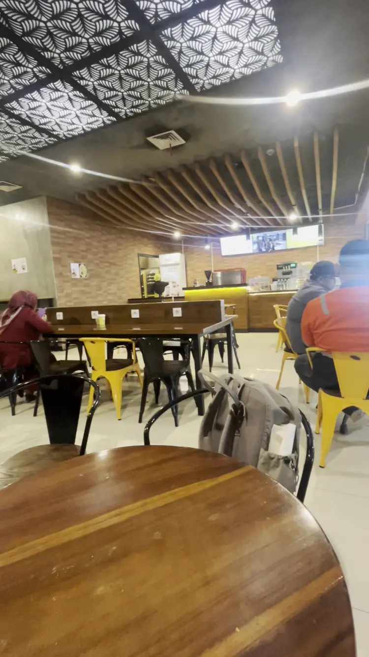 Roti'O Ahmad Yani Airport 8