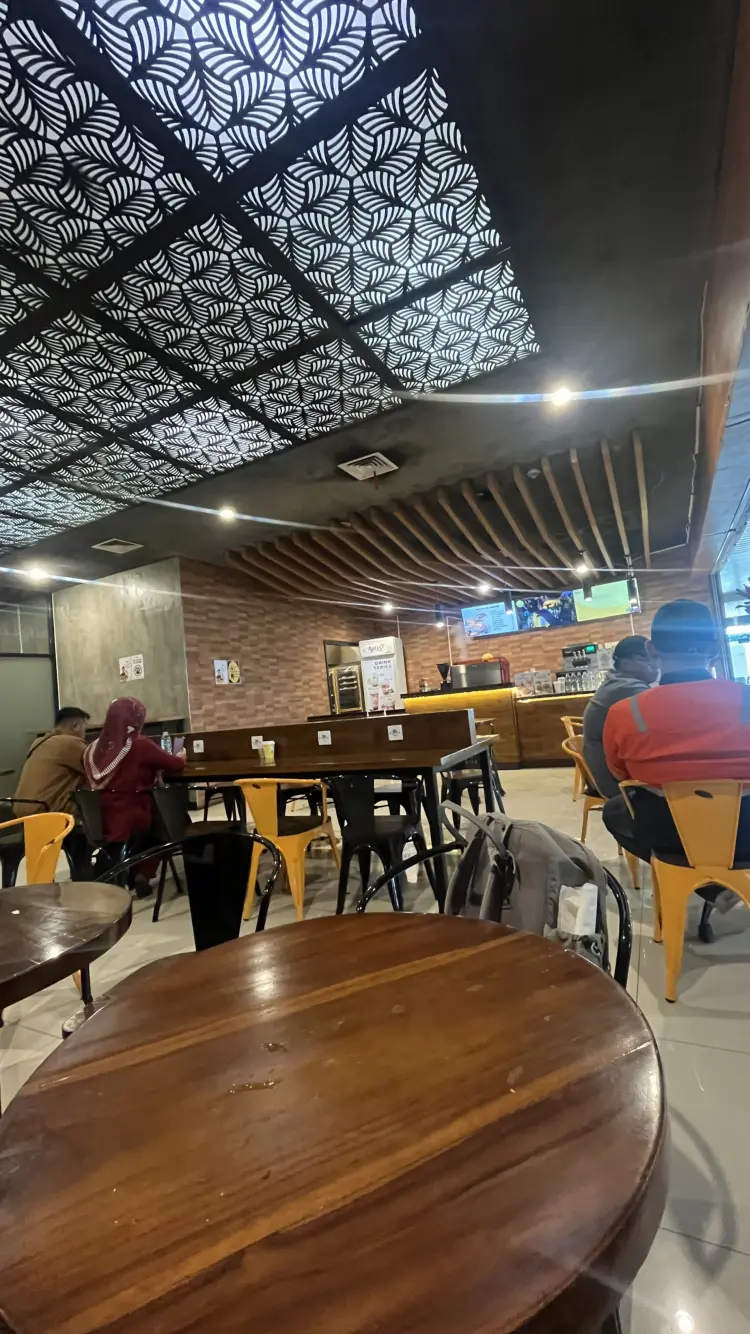 Roti'O Ahmad Yani Airport 6