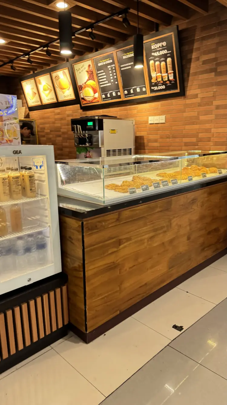 Roti'O Ahmad Yani Airport 9