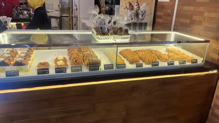 Roti'O Ahmad Yani Airport 2