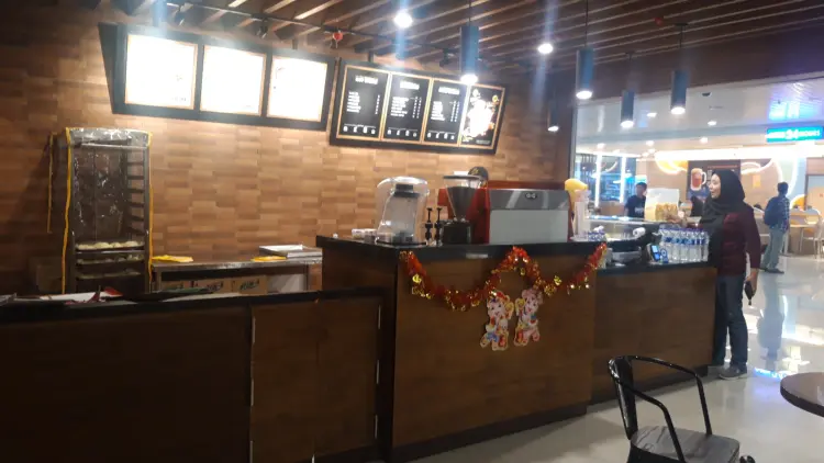 Roti'O Ahmad Yani Airport 5