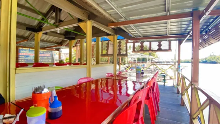 Kafe & Resto RTM (Wisata Sungai Tello) 1