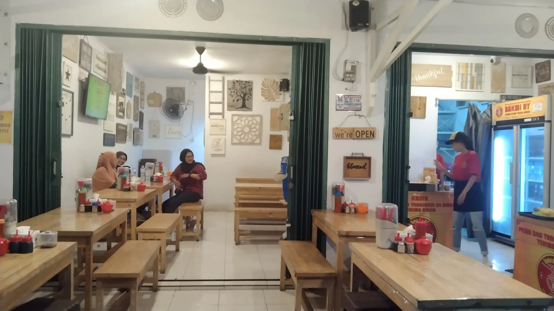 在坦格朗Nongkrong，被这碗人均25k的软骨面给Mantap到了！ 6