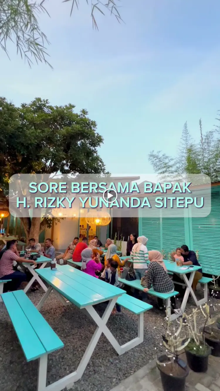 TROPICOLLO cafe & eatery 9