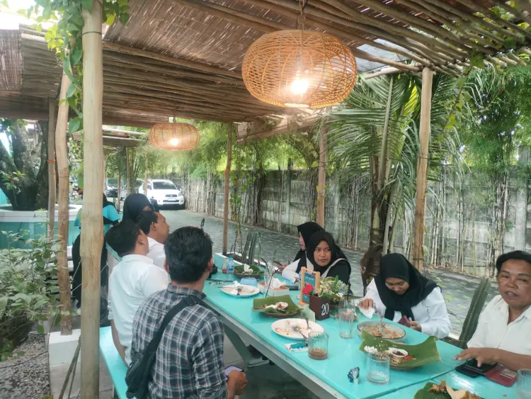 TROPICOLLO cafe & eatery 2