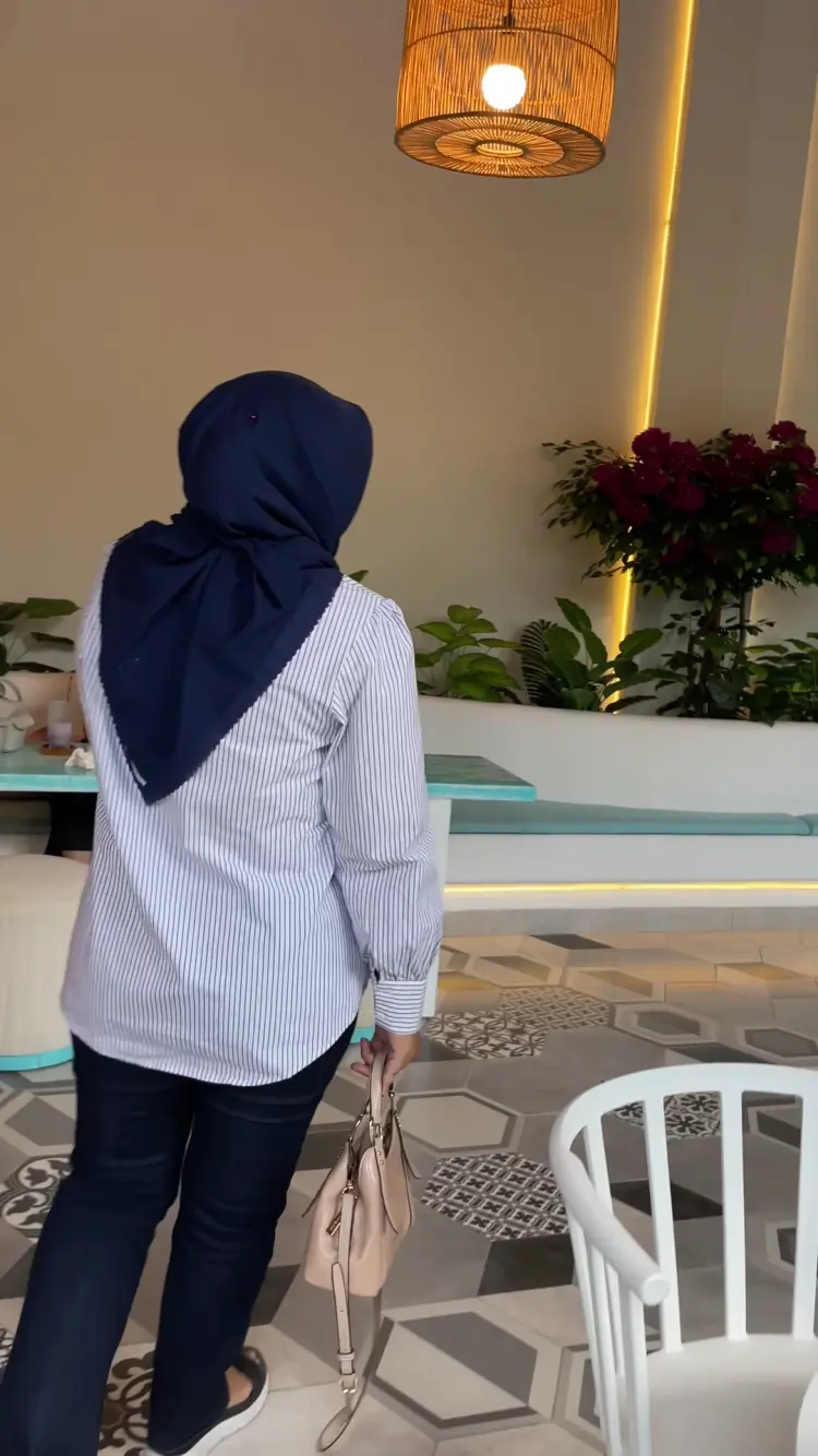 TROPICOLLO cafe & eatery 8