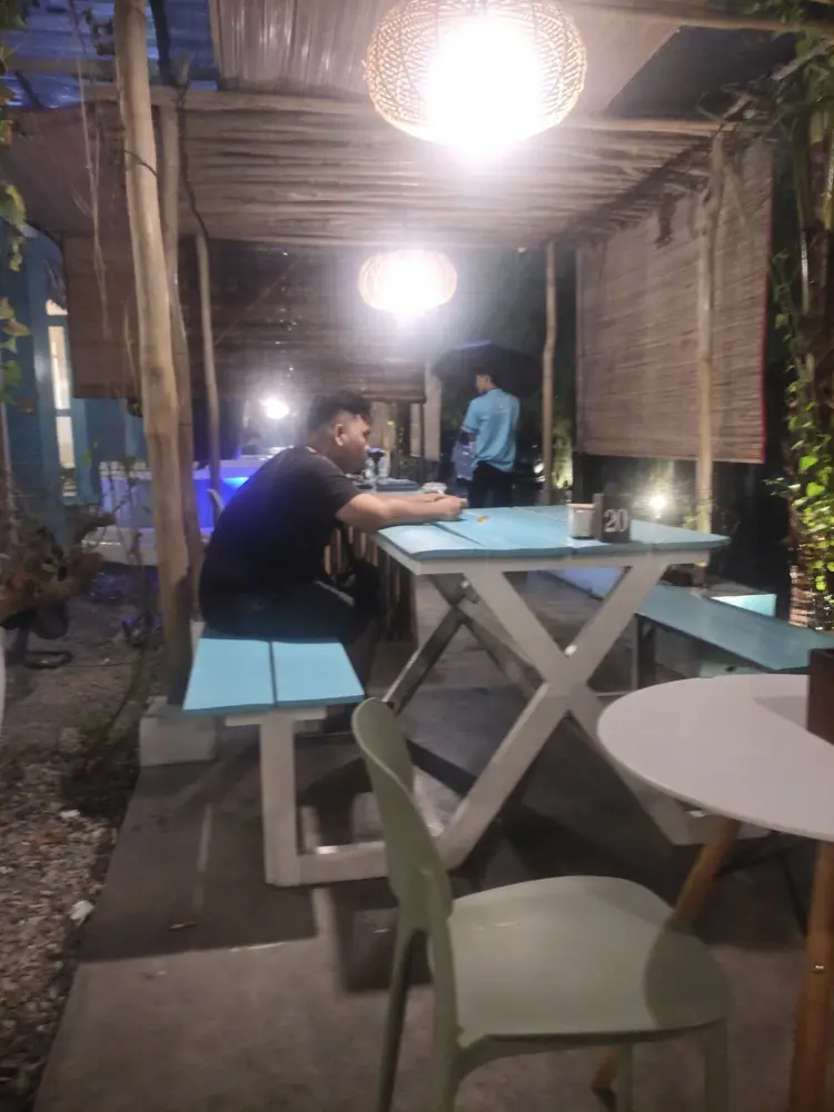 TROPICOLLO cafe & eatery 5