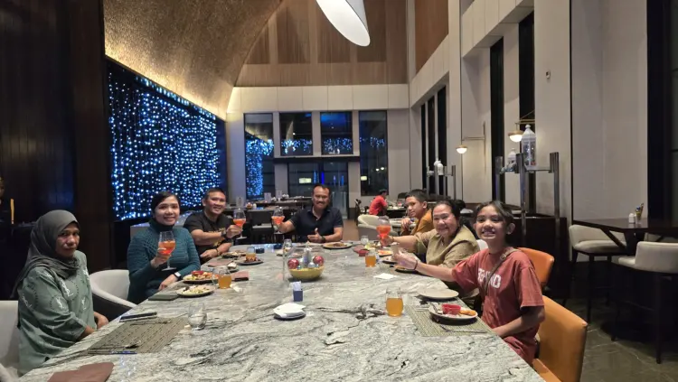 Sadrasa Kitchen & Bar 8