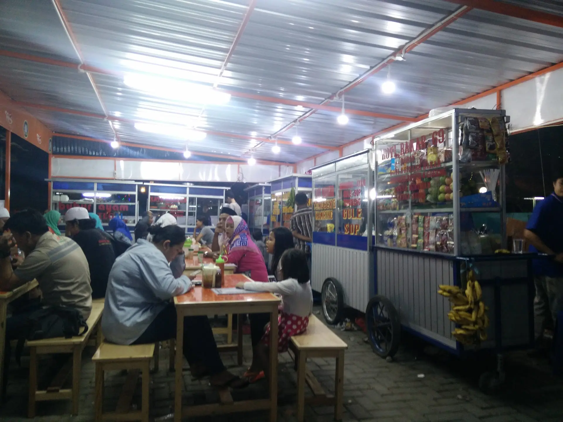 Makanan 5 Bintang, Tempat 0 Bintang. Anjay, cinta-benci banget sama warung Aceh Lokal ini 3