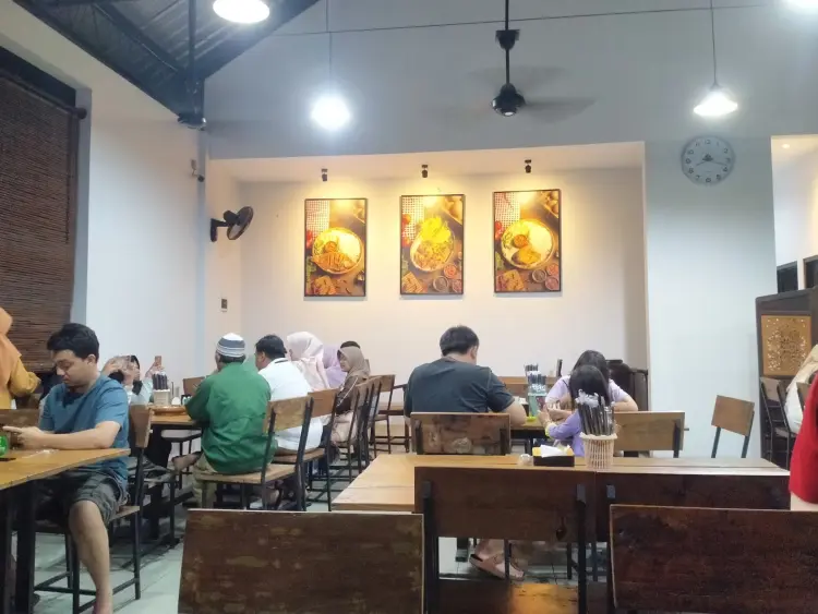 Bebek Goreng Barokah Pati 8