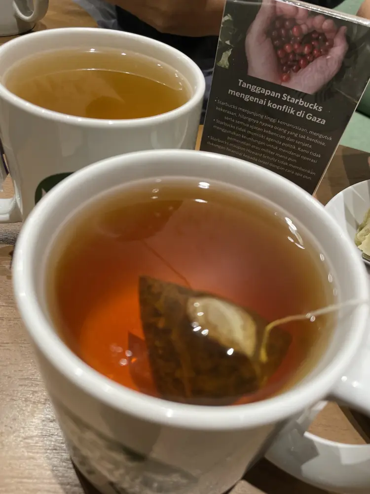 Starbucks Lapangan Tembak 6