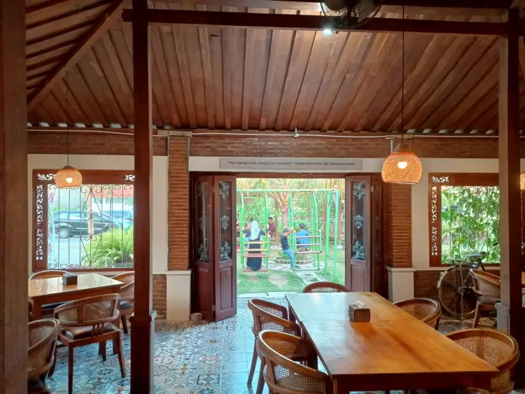 New Dhamar Roso Restaurant & Meeting Room 1