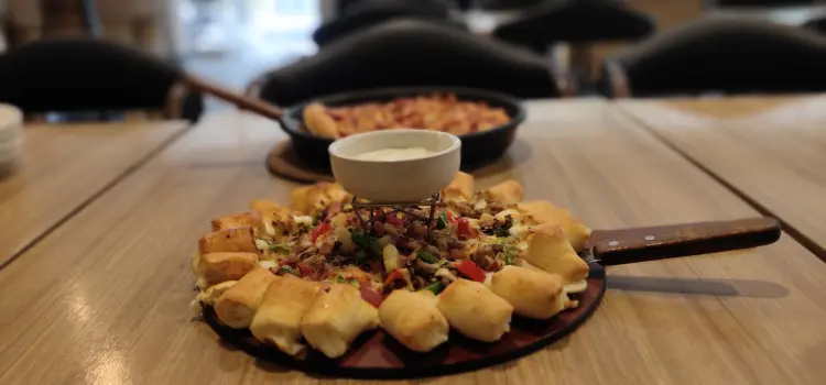 Pizza Hut Restaurant 2