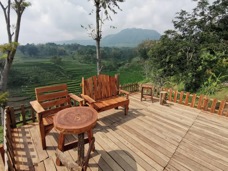 Gartenhütte. Kaffee und Aussicht 1