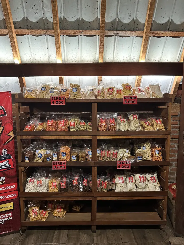 Gartenhütte. Kaffee und Aussicht 2