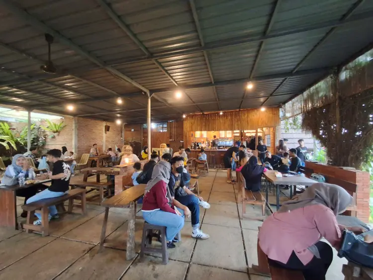 Gartenhütte. Kaffee und Aussicht 7