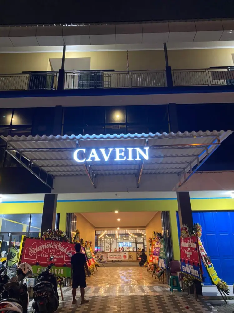 CAVEIN coffee & pool 1